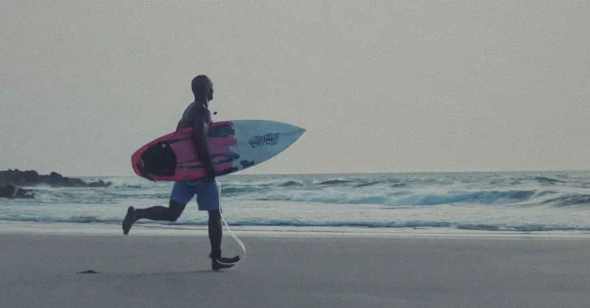 Постер к обзору фильма "В одиночку" (Solo), 2018